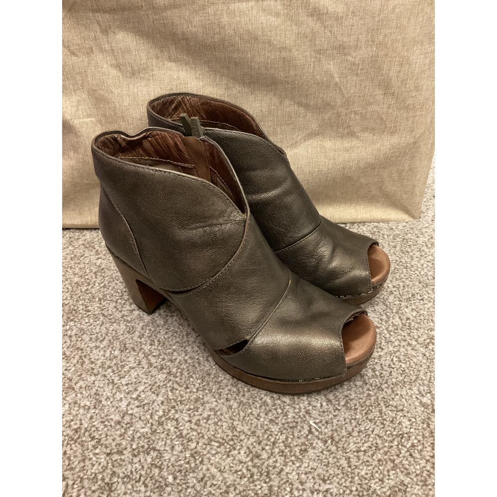 Dansko Women's Delphina Peep Toe Bootie In Aged B… - image 2